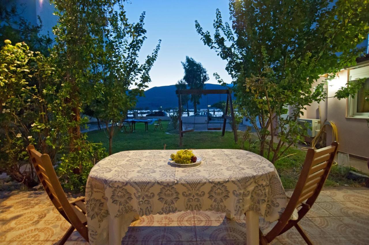 Villa Elli 2 Beach-Front Villa With Garden イテア エクステリア 写真